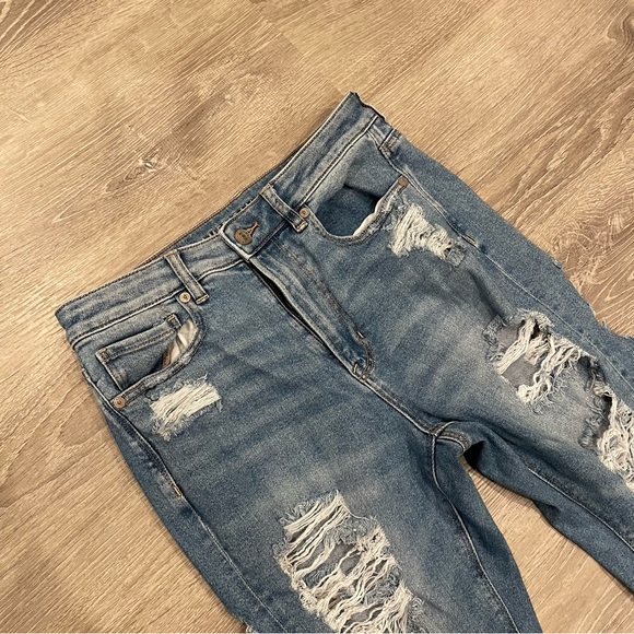 American Eagle Stretch Fit Distressed Ripped Jeans Size 6 - Picture 2 of 8